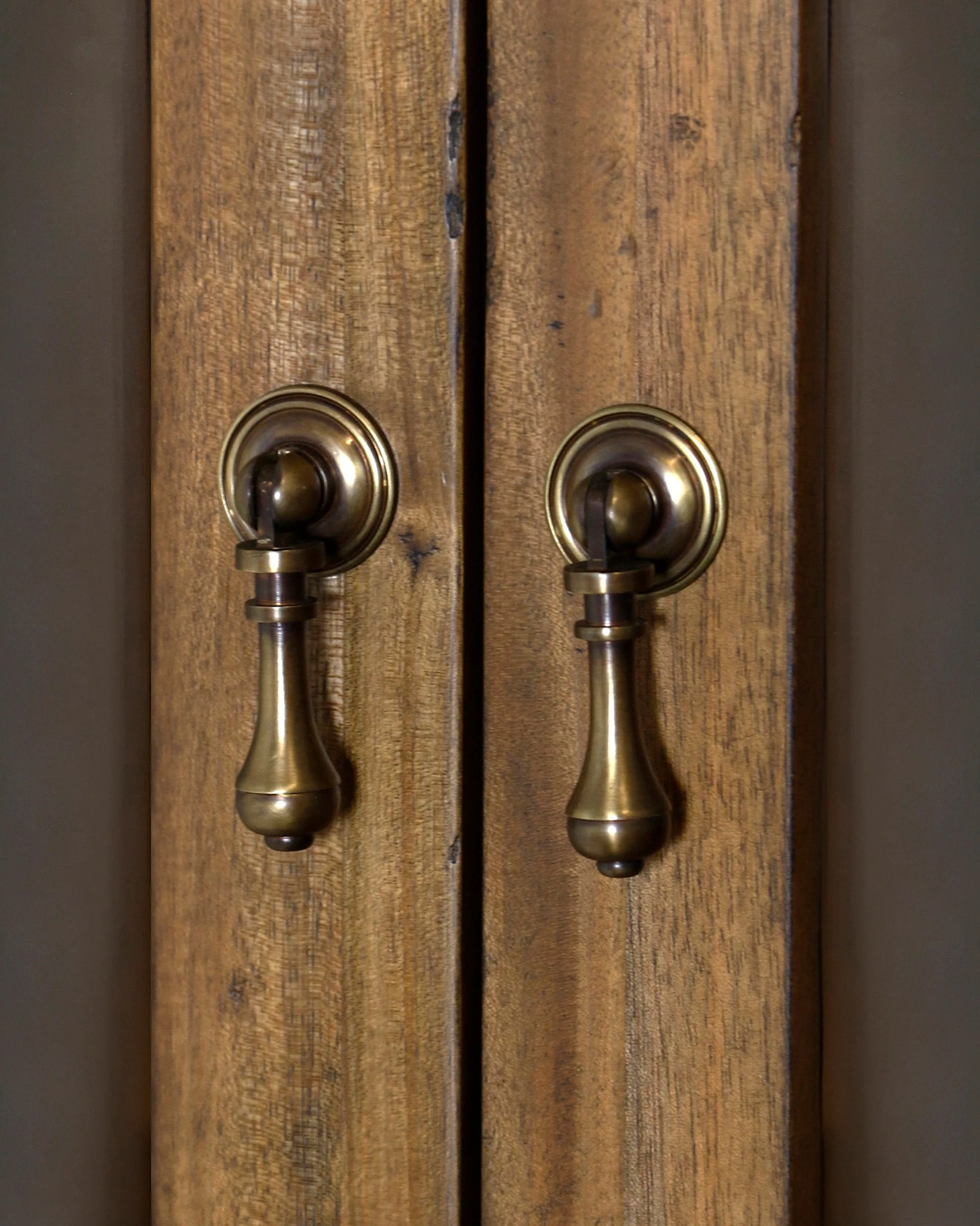 Annette Turned Leg Cabinet - Image 4