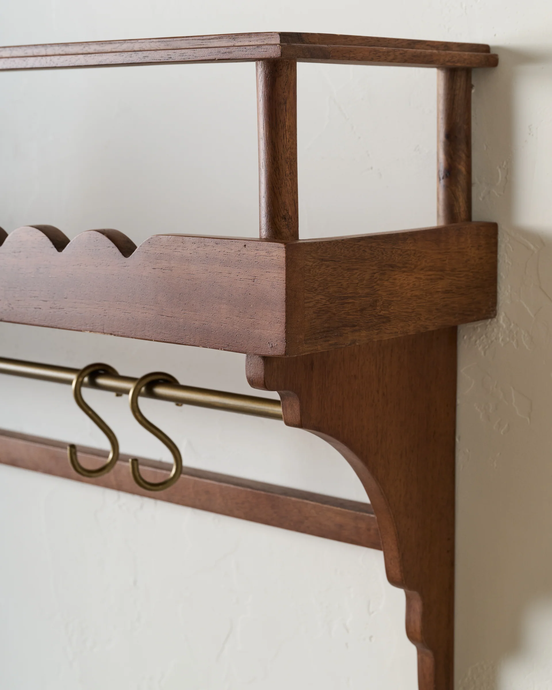 Anderson Scallop Shelf with Rail - Image 3
