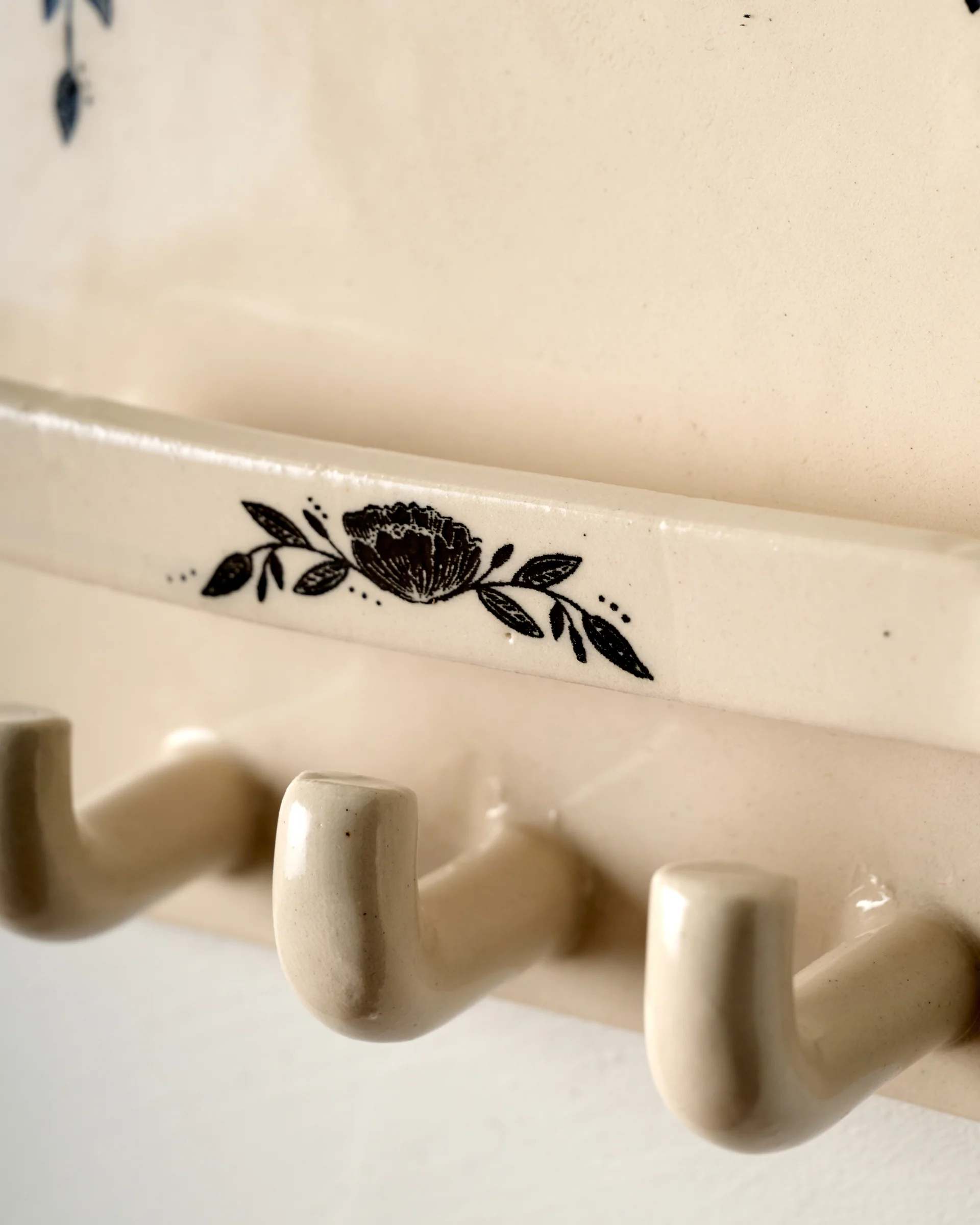 Ceramic Wall Jewelry Holder - Image 2