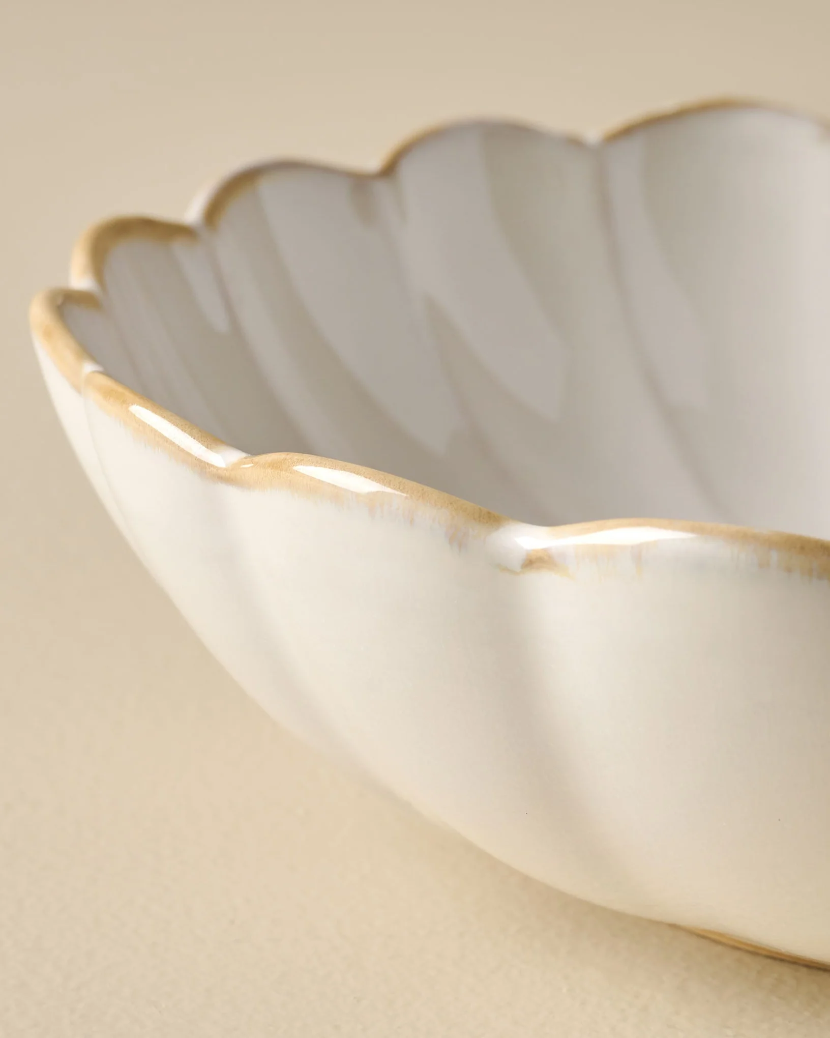 Cream Scalloped Serving Bowl - Image 2