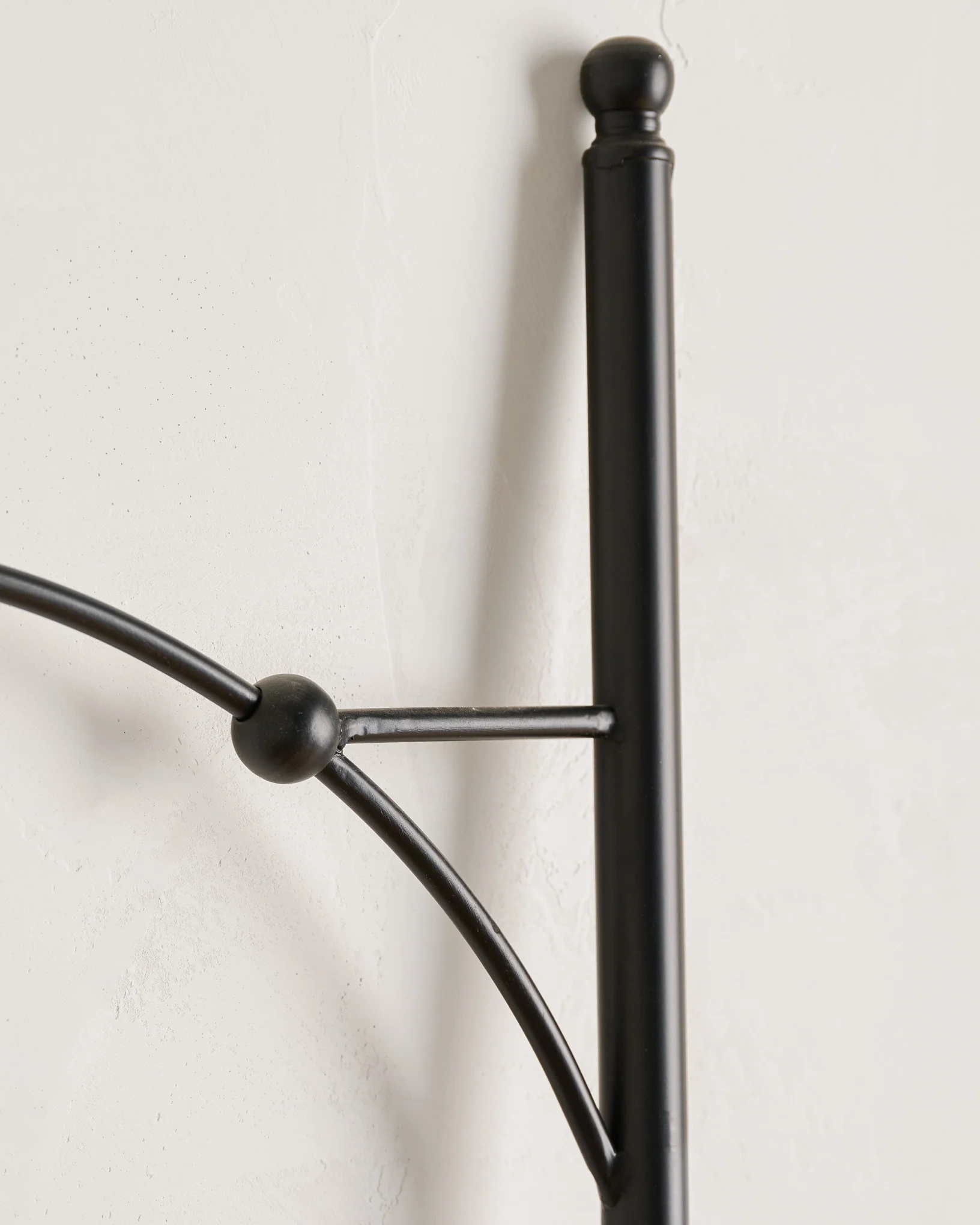 Gracie Metal Arched Ladder - Image 4