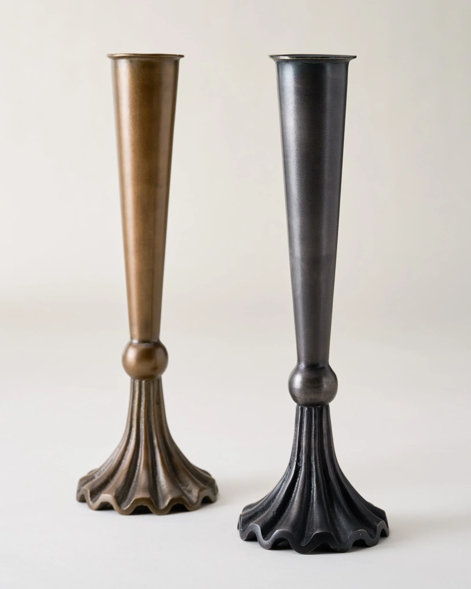 Hayes Scalloped Base Vase - Image 2