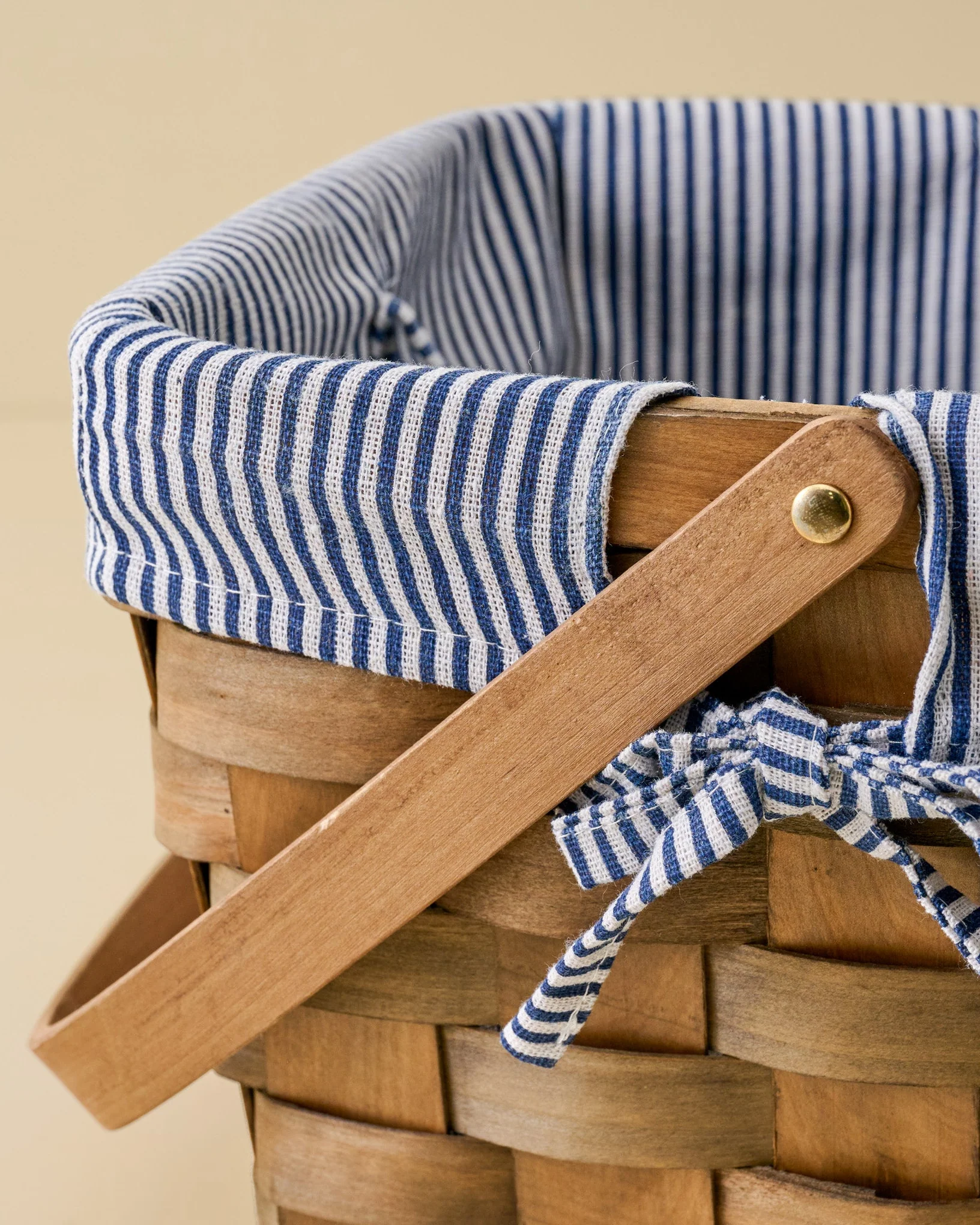 Handwoven Picnic Basket with Striped Liner - Image 4