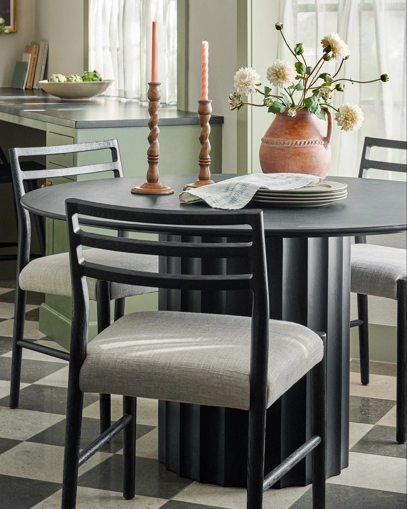 Lillian Dining Table - Image 4