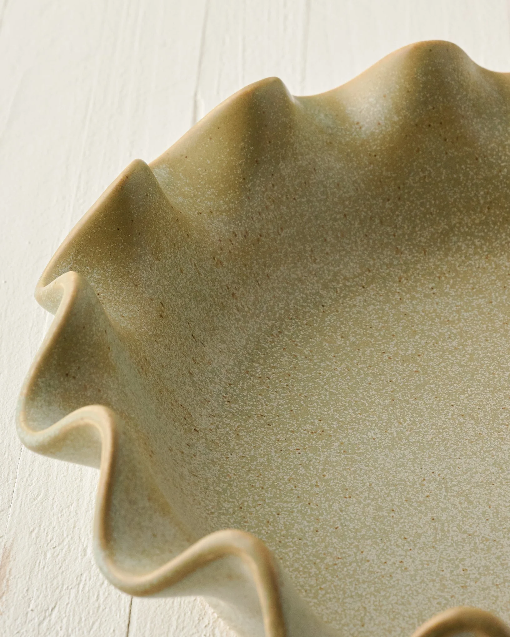 Loden Green Scalloped Pie Dish - Image 3