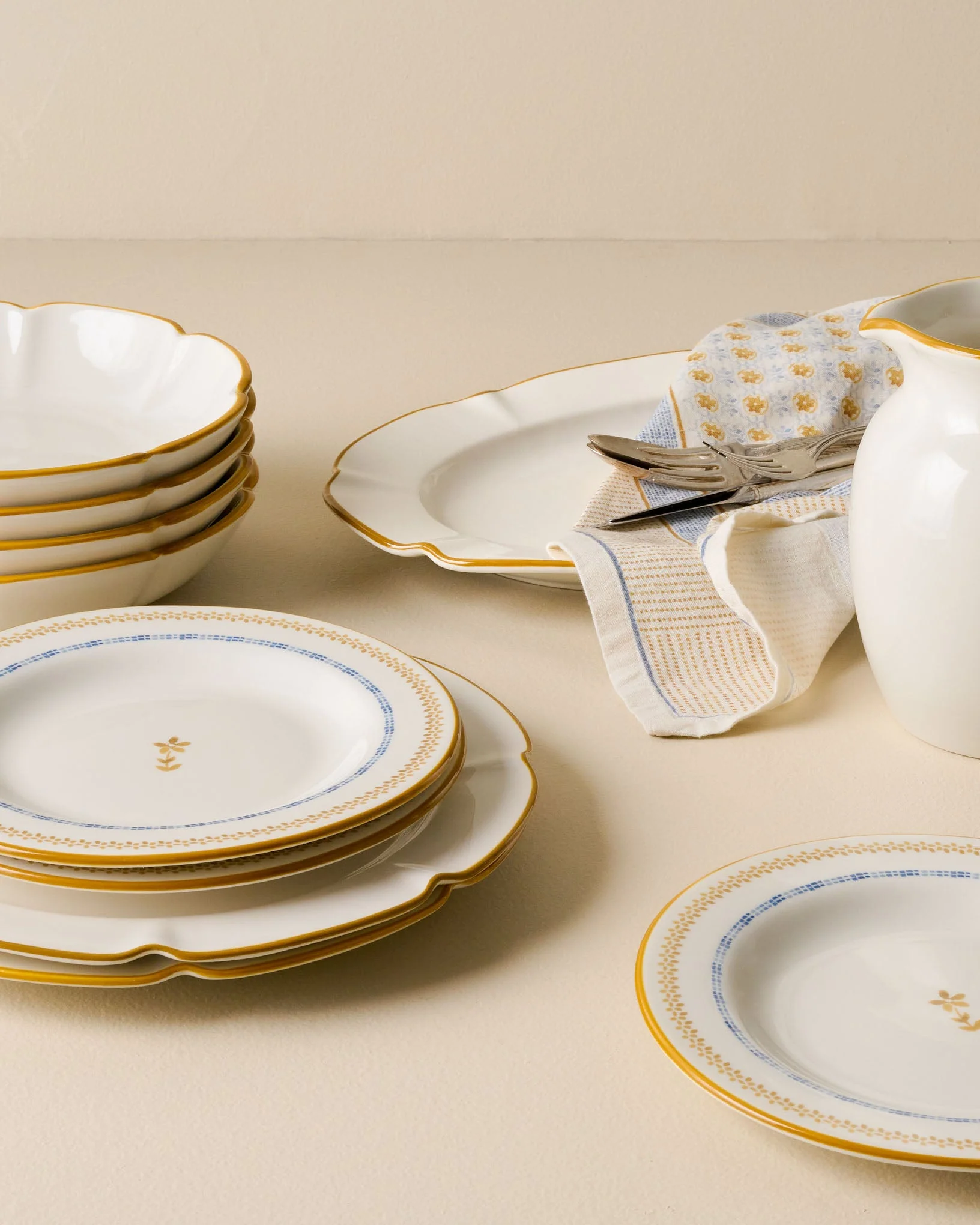 Luna Scalloped Pasta Bowl - Image 3