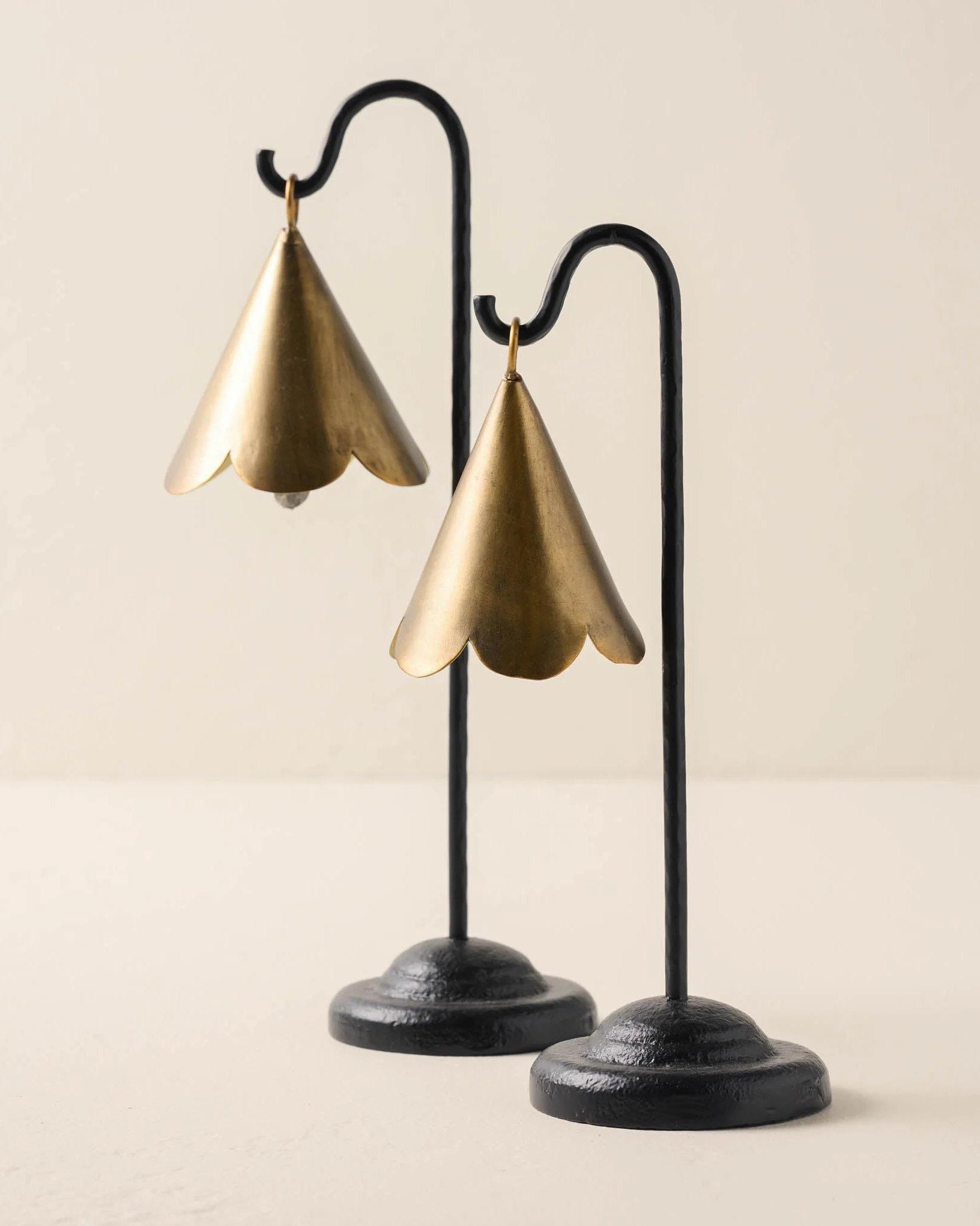 Mariel Standing Scalloped Bell - Image 2