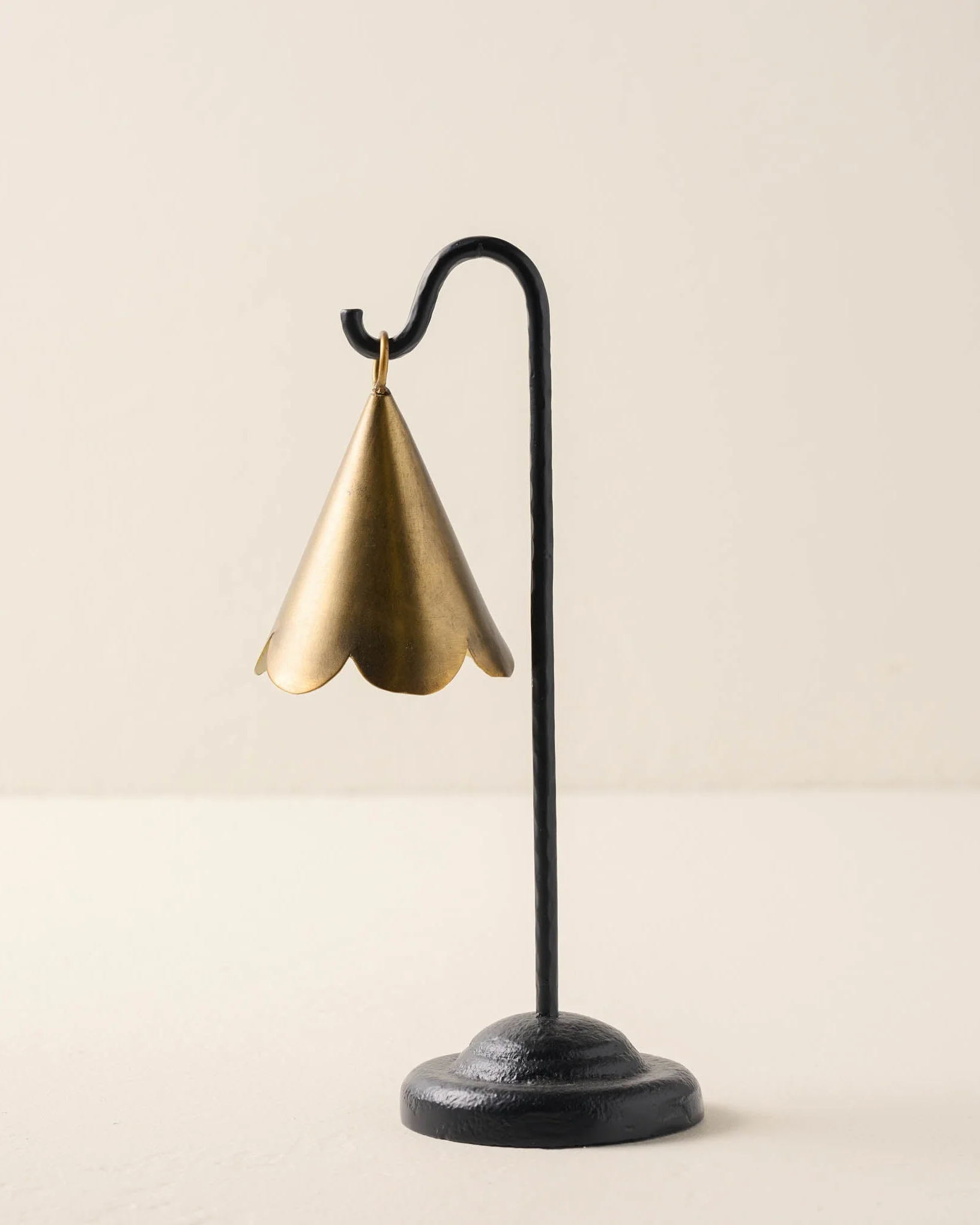 Mariel Standing Scalloped Bell - Image 4