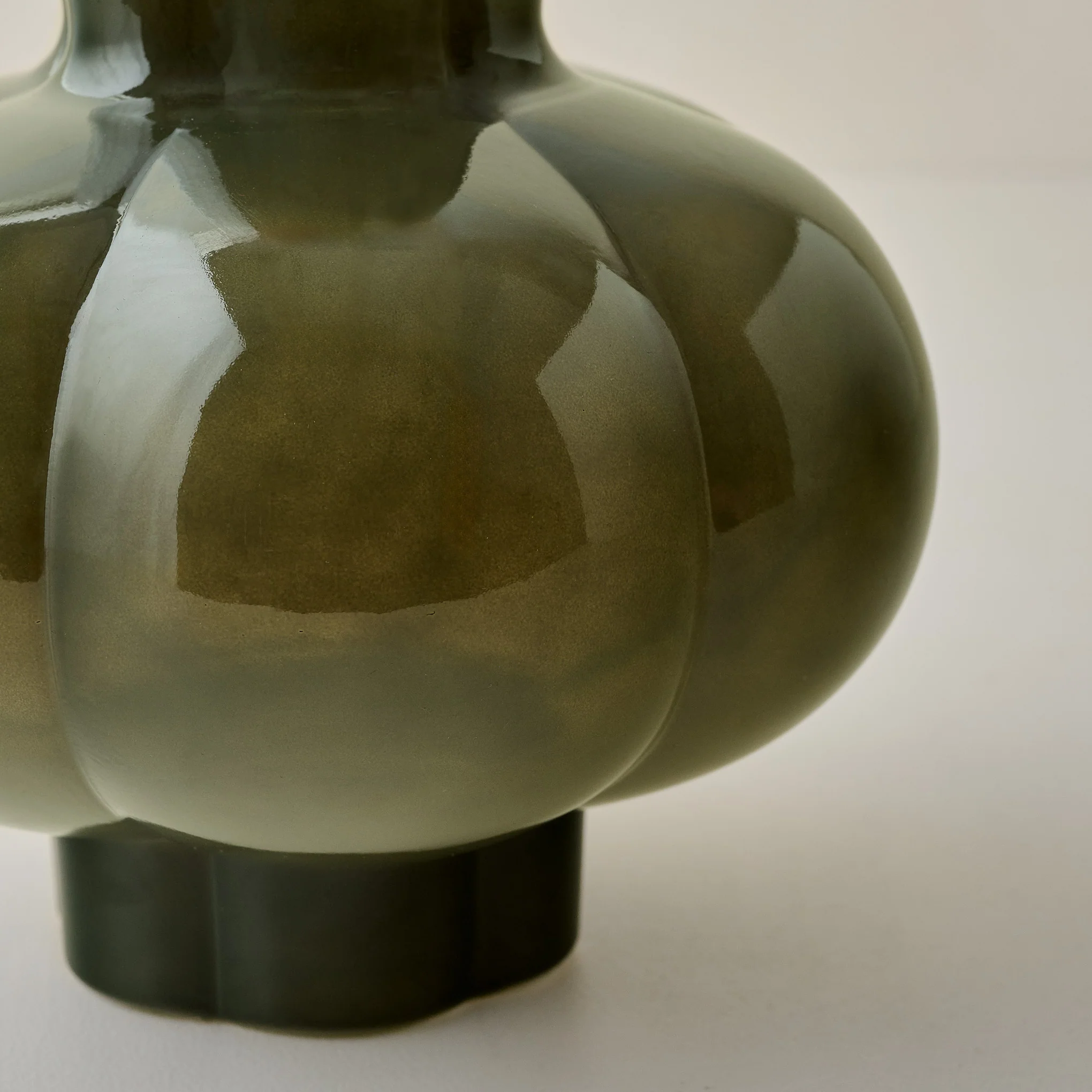 Meredith Glass Vase - Image 6