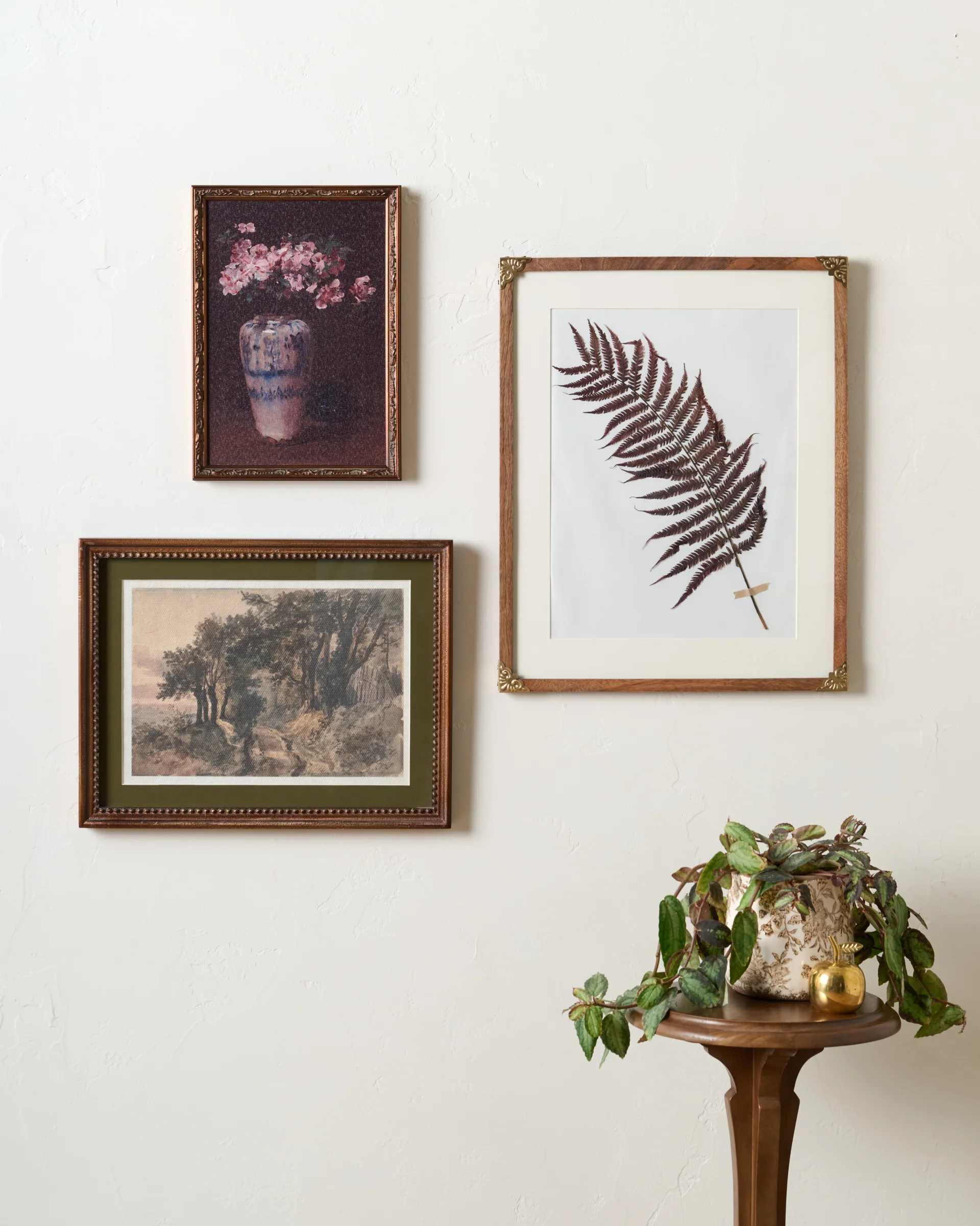 Miriam Corner Bracket Wall Frame - Image 2