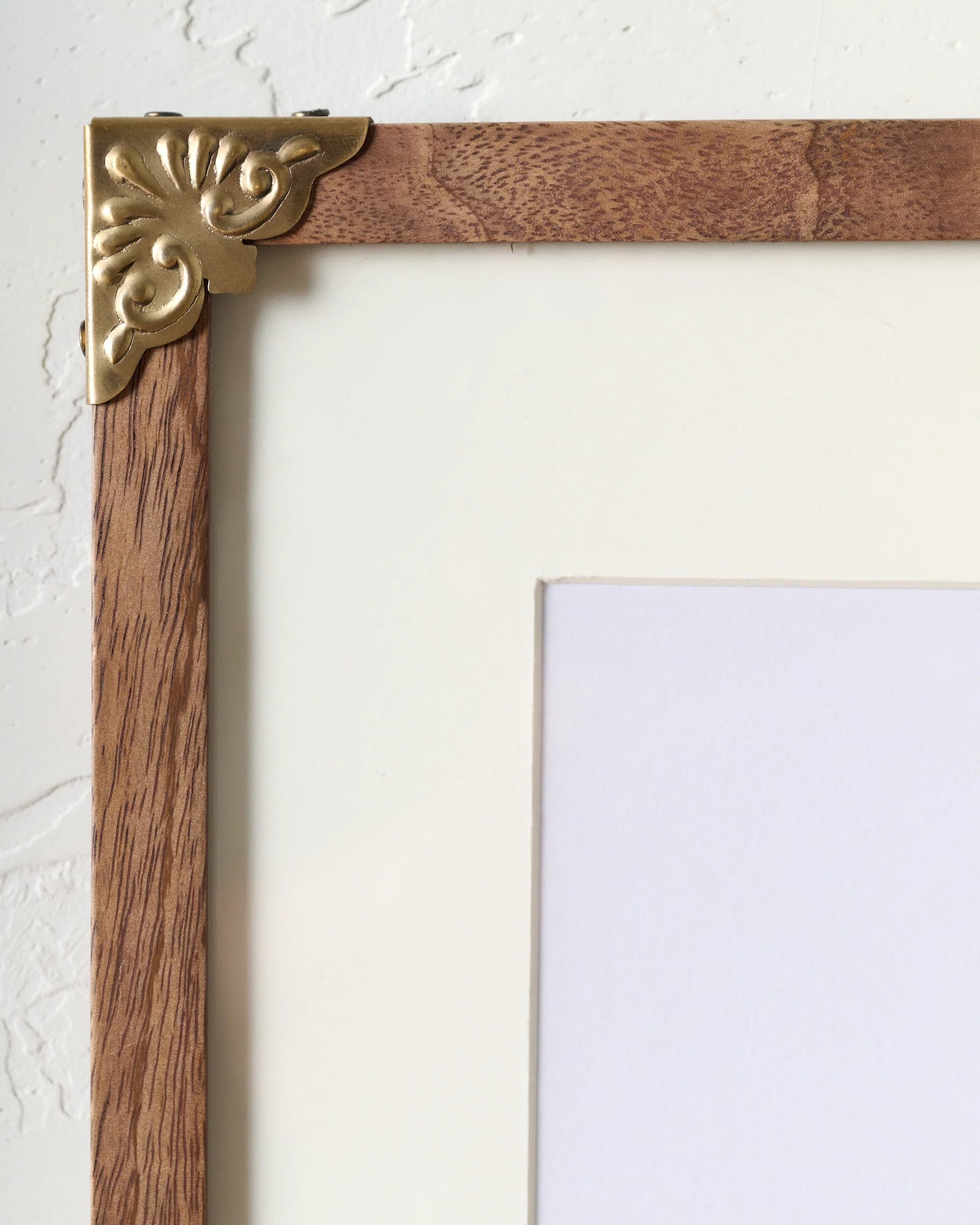 Miriam Corner Bracket Wall Frame - Image 3