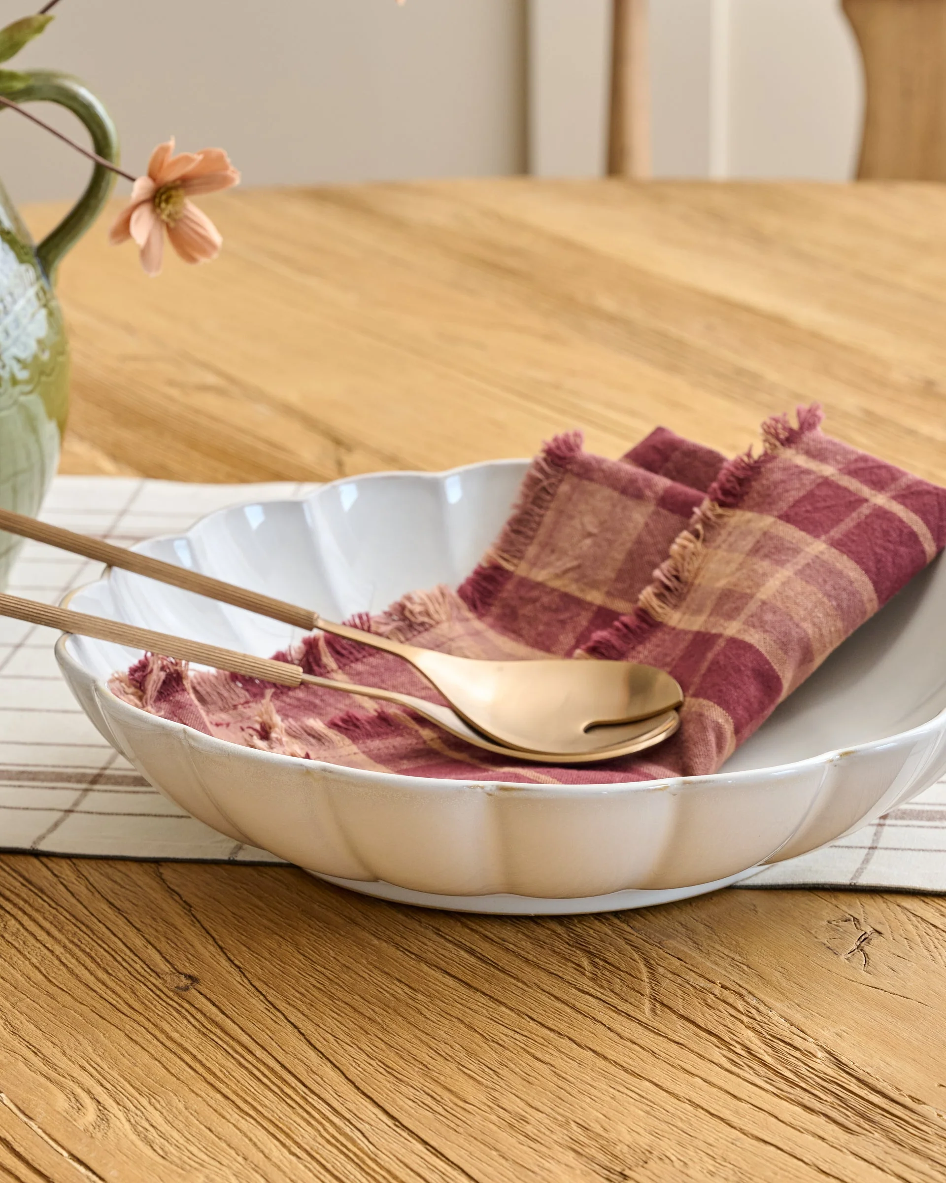 Oversized Cream Scalloped Serving Bowl - Image 2