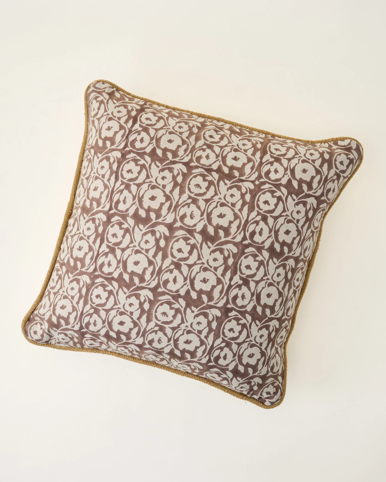 Pivoine Fleurs Pillow - Image 2