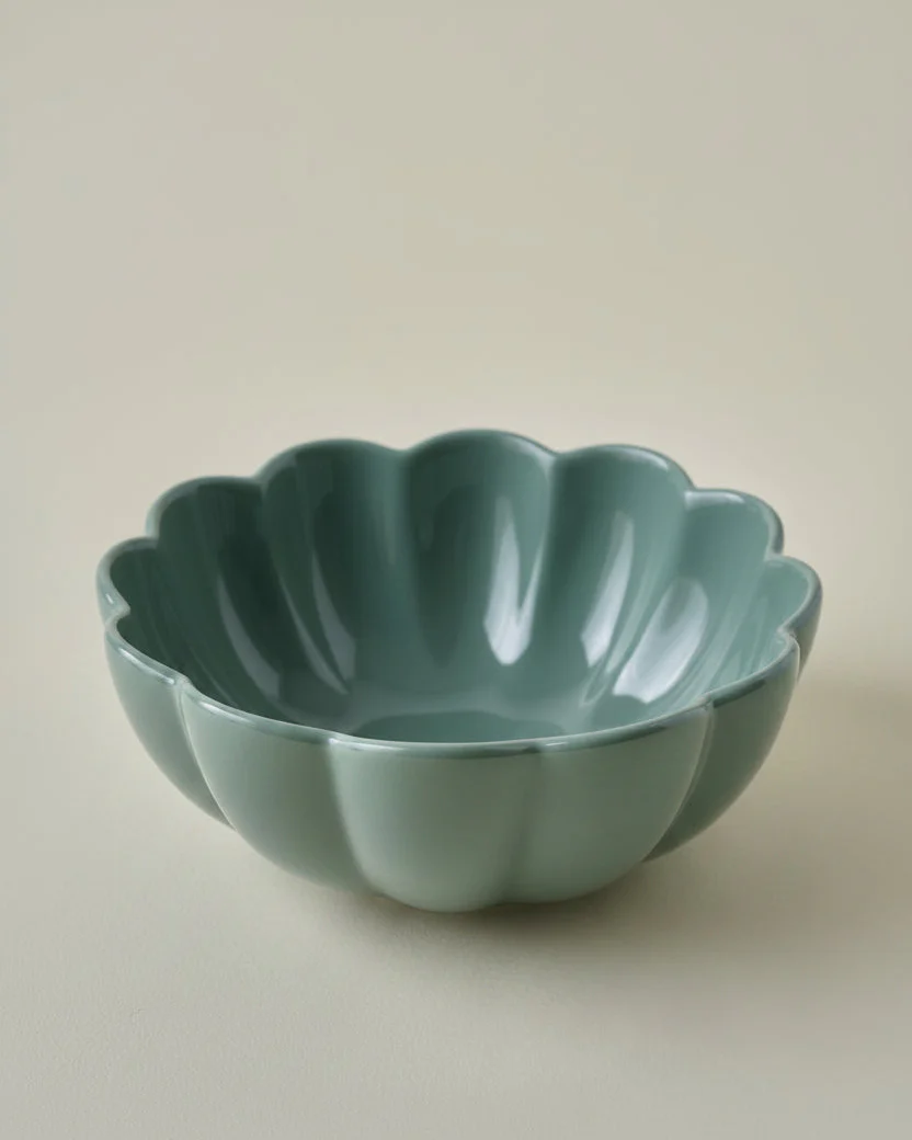 Seagrass Scalloped 4-Piece Place Setting - Image 3