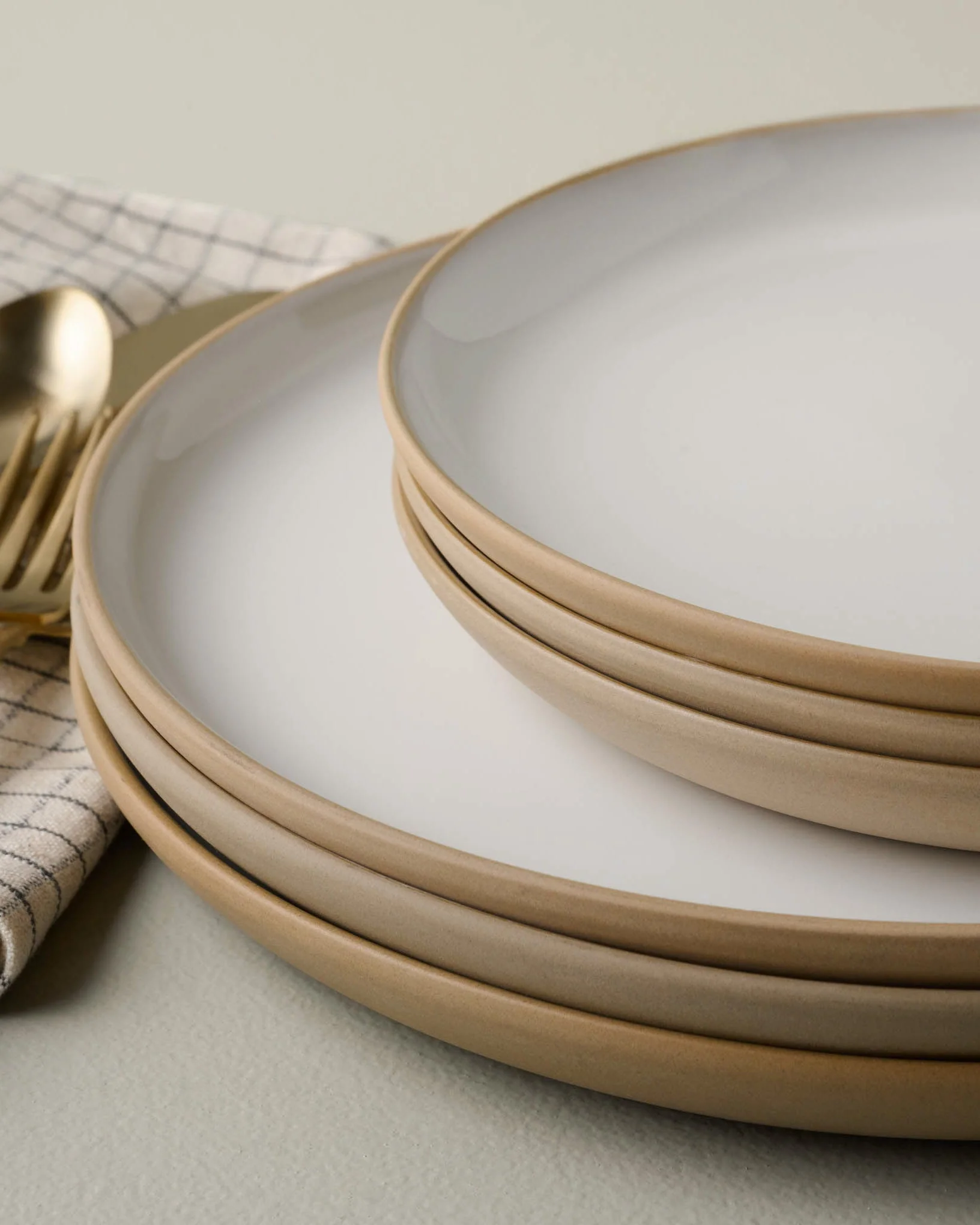 Stone White Lakelynn Plate - Image 3