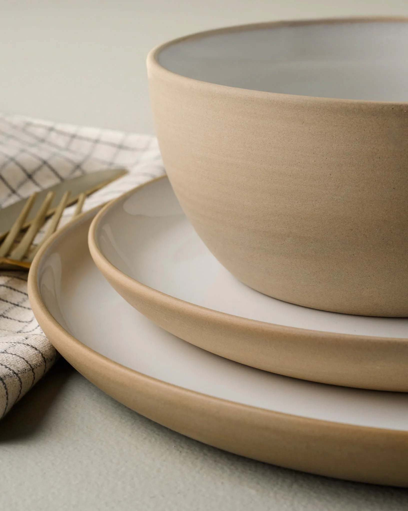 Stone White Lakelynn Plate - Image 4