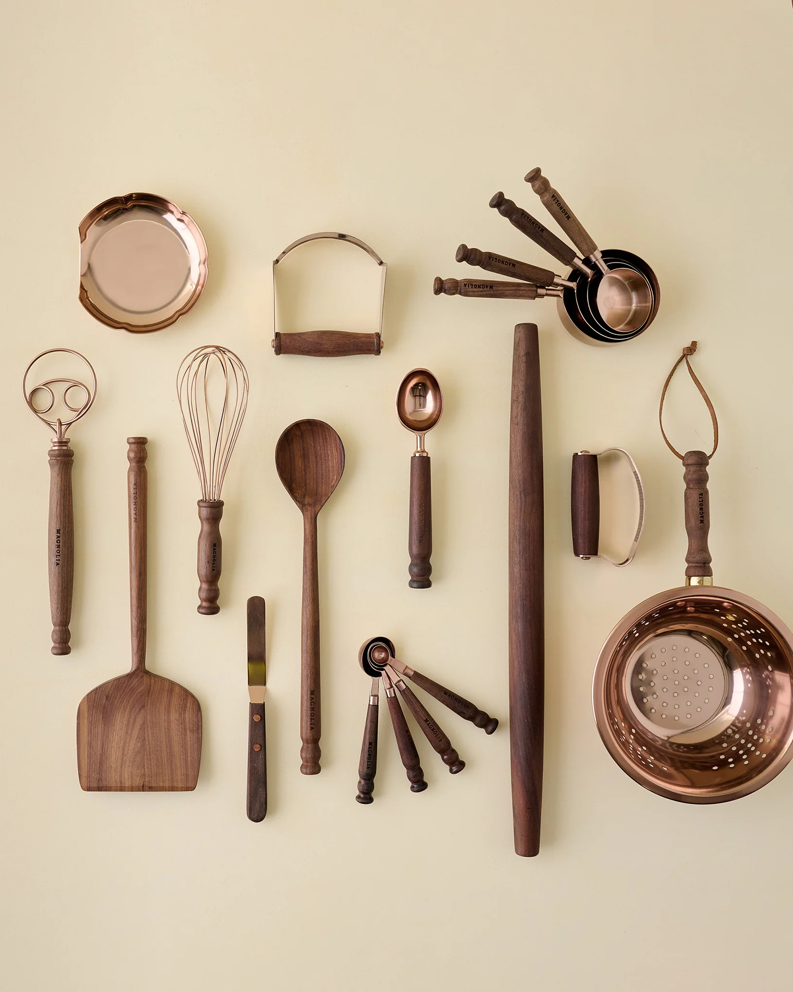 The Gristmill Collection Walnut Icing Spatula - Image 3